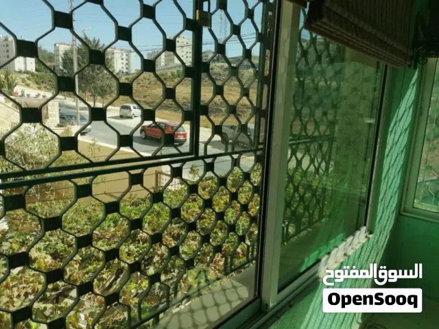 **شقة للبيع – عرقوب خلدا (قرب القاعدة الجوية ومدارس النظم الفنلندية)**