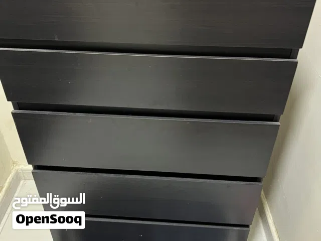 جذامة وكرسي مبطن