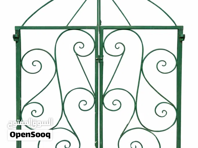 باب حديد مشغول بالقوايم عرض 78سم×ارتفاع 1.12  يصلح مدخل شاليه