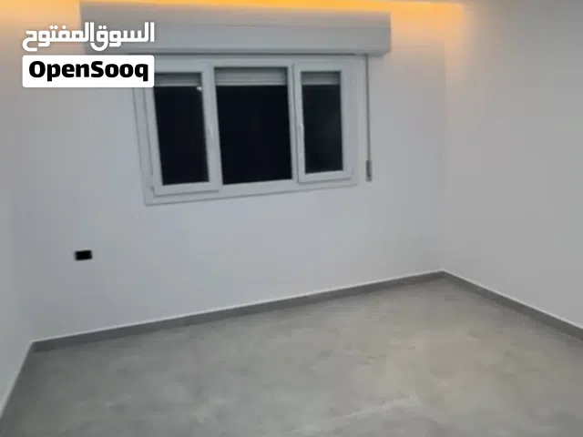 شقة جديد للايجار خلف جامعة ناصر