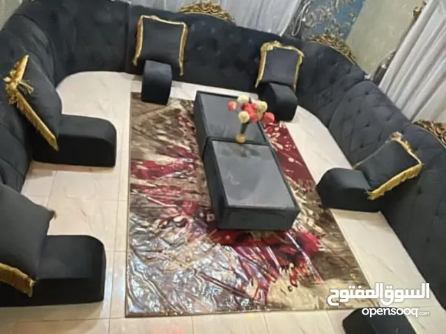 جلسه عربيه مع الطاولات بدون سجاد بس حق الضهر مستخدم شبه جديد