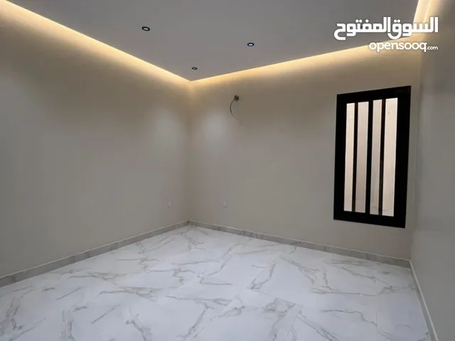 300 m2 5 Bedrooms Apartments for Rent in Tabuk Al safa