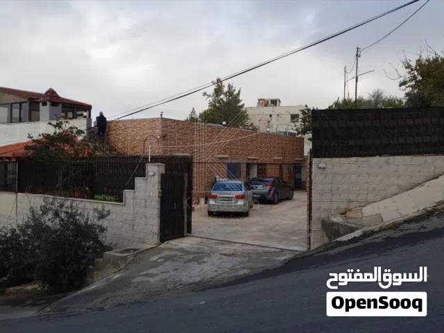 300 m2 More than 6 bedrooms Villa for Sale in Amman Al Hummar
