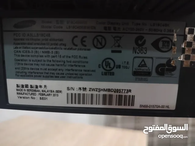 شاشة كومبيوتر سامسونك نضيفة