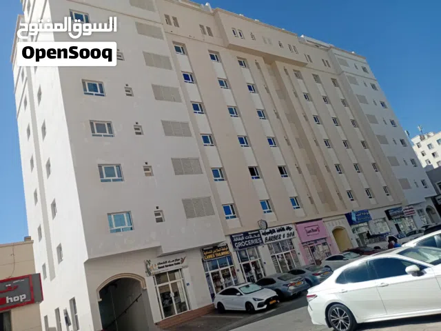 شقة للبيع بموقع ممتاز وخدمات من جميع الجهات