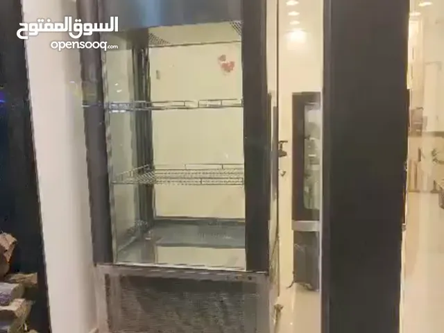 ثلاجات واجهة +مكيف + اكسسوارات لصناعة الكيك +مكتب كاشير كامل