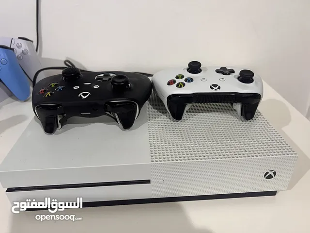 Xbox one rarely used اكس بوكس ون استخدام قليل جدا شبة جديد 1Tera   2 controllers like new