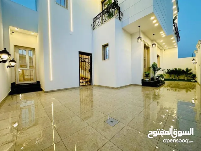 315 m2 5 Bedrooms Townhouse for Sale in Tripoli Ain Zara