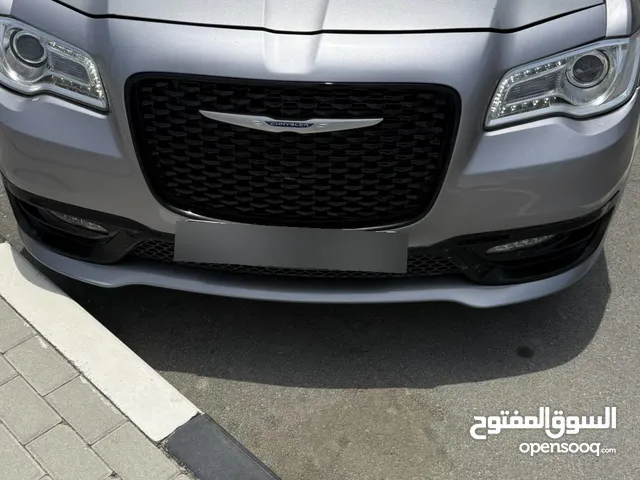 Used Chrysler 300 in Dubai