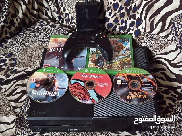Xbox oun 500 giga & cd good condition