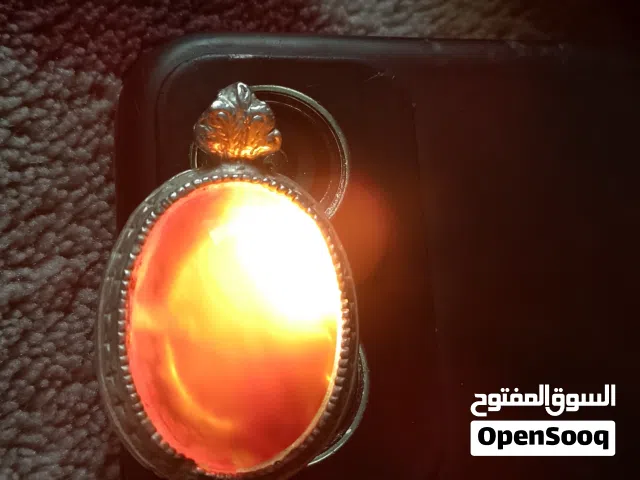قلادة قديمة جدا