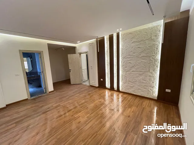 220 m2 3 Bedrooms Apartments for Sale in Cairo Fifth Settlement