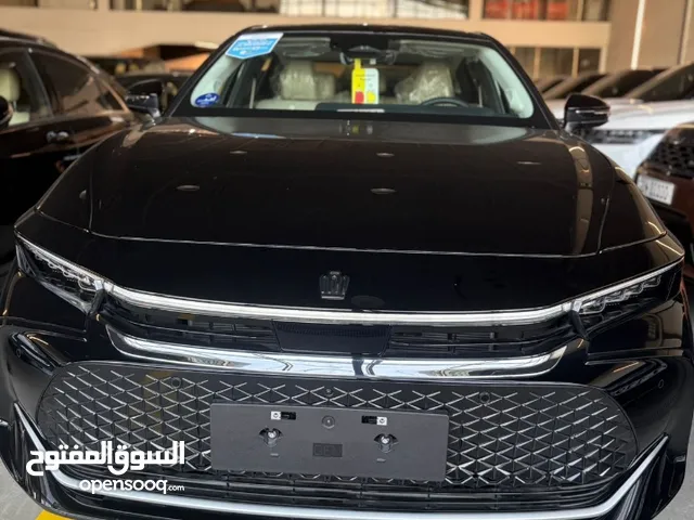 تويوتا كراون موديل 2025 وكالة ساز بريميوم لون اسود والداخل اسود وابيض