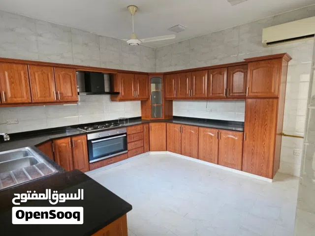 400 m2 More than 6 bedrooms Villa for Sale in Muscat Al Mawaleh