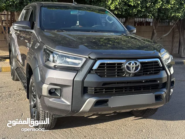 Used Toyota Hilux in Amman