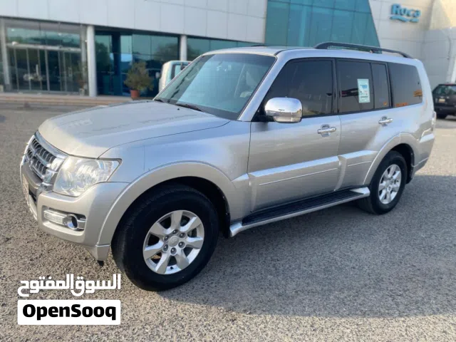 2021 ميتسوبيشي باجيرو GLS
