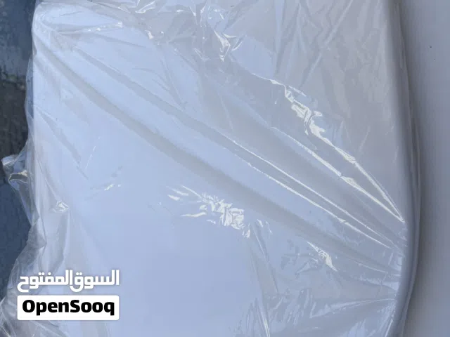 كرسي حمام U عاج ابيض حالة الجديد