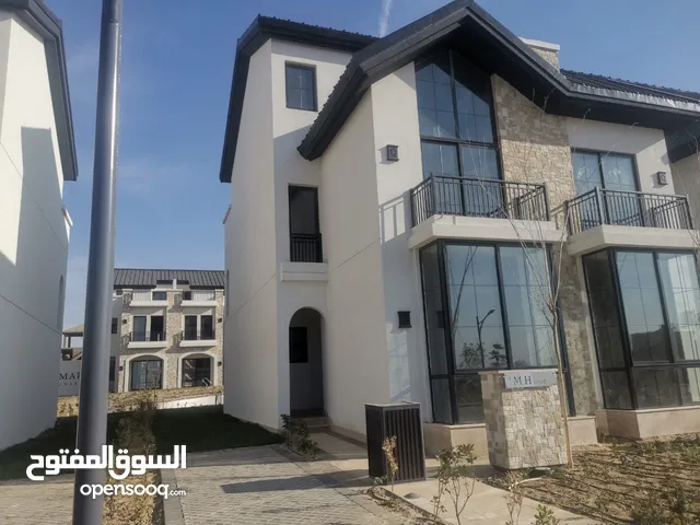 200m2 4 Bedrooms Villa for Sale in Cairo Fifth Settlement