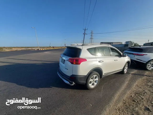 موديل 2015 Rav 4 قير اتومتيك  خليجية بصمه جوه وبرا مفتاح تكيف تلجه  ترخيص ساري لوحة جديدة