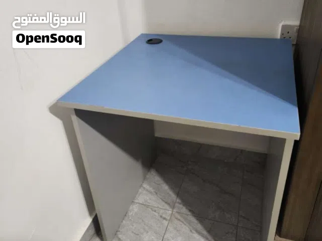 طاولة مكتب