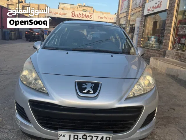 2011 بيجو 207 Base