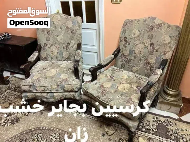 كرسيين بجاير خشب زان احمر عمولة العمولة شغل اويما يدوي وقماش مستورد