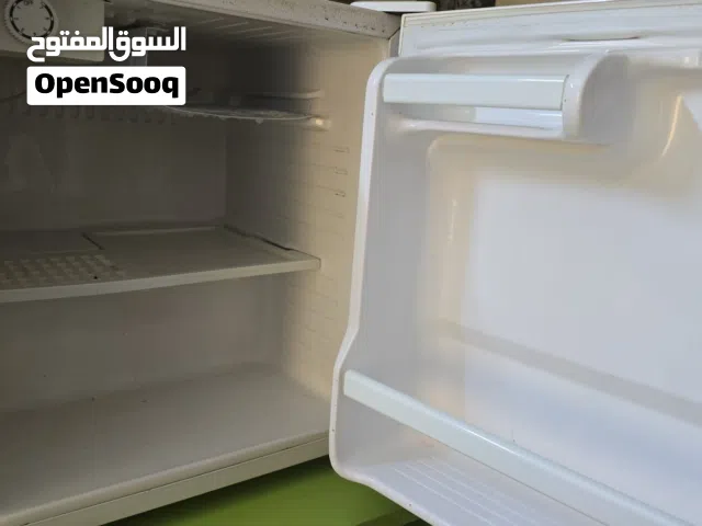 ثلاجه مستعملة  نظيفه  شغاله احسن مايكون