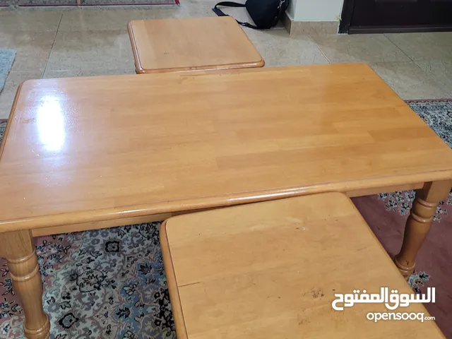 طاولة اكل و طاولة قهوه مع 6 كراسي