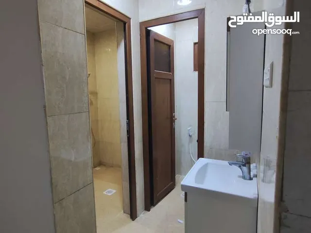 150 m2 2 Bedrooms Apartments for Rent in Basra Juninah