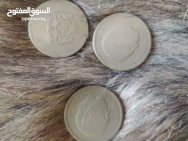 قطع قديم  نقود جلاله الملك الراحل حسن الثاني ثلاثه قطع من نوع خمسه دراهم على شكل درهم
