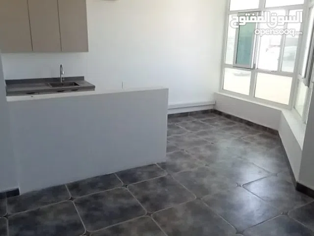 For rant شقق مساحه ممتازه شامل الفواتير علي الشارع الرئيسي