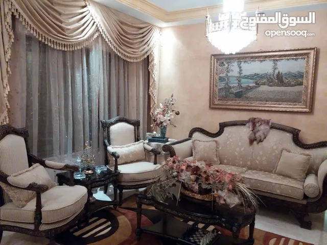 220 m2 4 Bedrooms Apartments for Sale in Amman Shmaisani