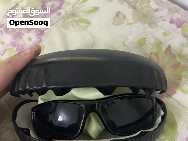 نظارة شمسية رجالية سوداء مميزة مع حافظة جلدية صلبة ومنديل تنظيف (تم تخفيض السعر)