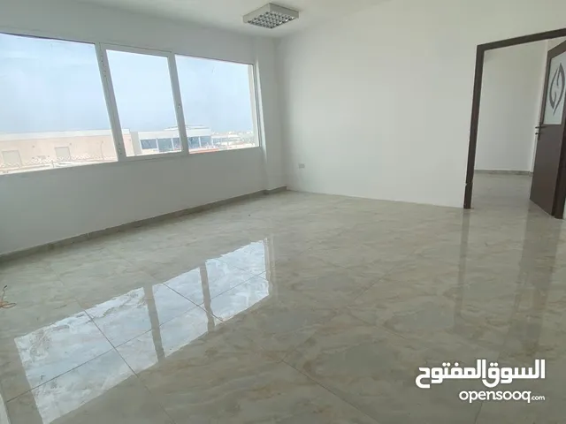"SR-AB-429  Office to let in al mawaleh south"