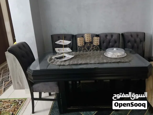 طاوله سفره بحاله الوكاله مع 6 كراسي