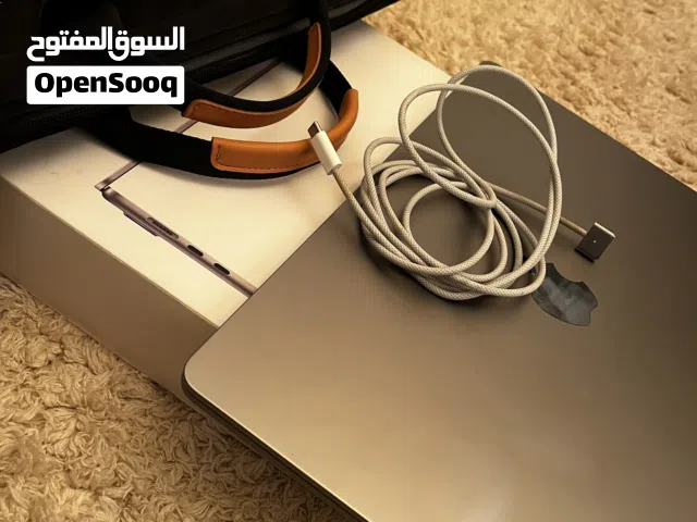 MakBook Air 256 غ.ب شبه جديد استعمال شهر فقط