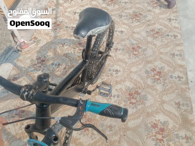 سيكل مستعمل للبيع بسعر رمزي وقابل للتفاوض ولايوجد به مشاكل