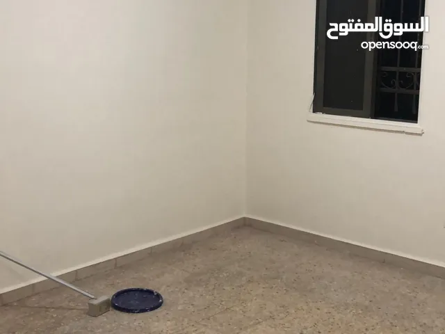 120 m2 3 Bedrooms Apartments for Rent in Zarqa Madinet El Sharq