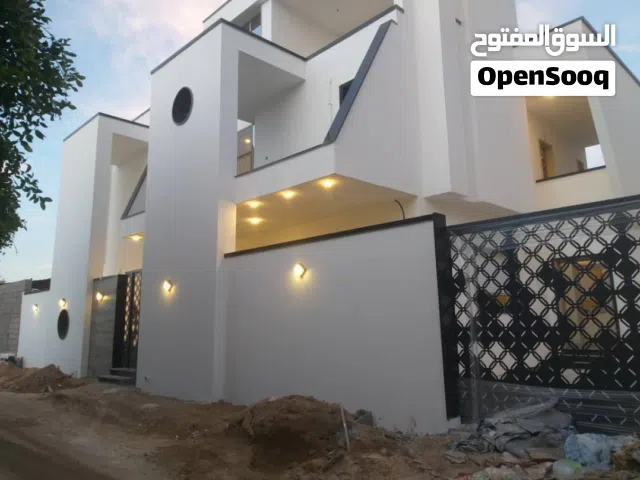 فيلا فاخرة تصميم ممتاز قرب مسجد الصحابة