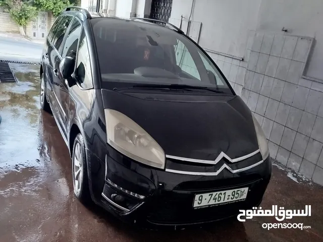 سيتاروين بيكاسو اسود 7 ركاب بيت لحم