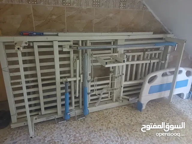 سرير طبي ميكانيكي متحرك للبيع مع كامل الملحقات
