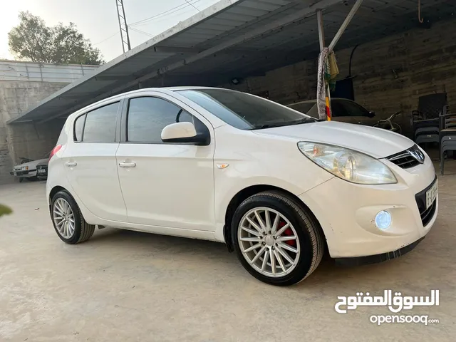 هونداي i20 قير عادي 2012