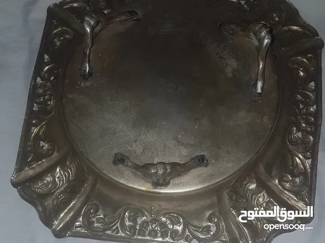 صينية مربعة الشكل