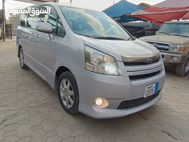 Toyota Voxy 2010 in Sana'a