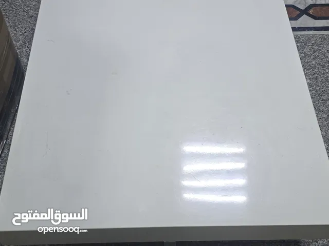 طاولة إستعمال خفيف