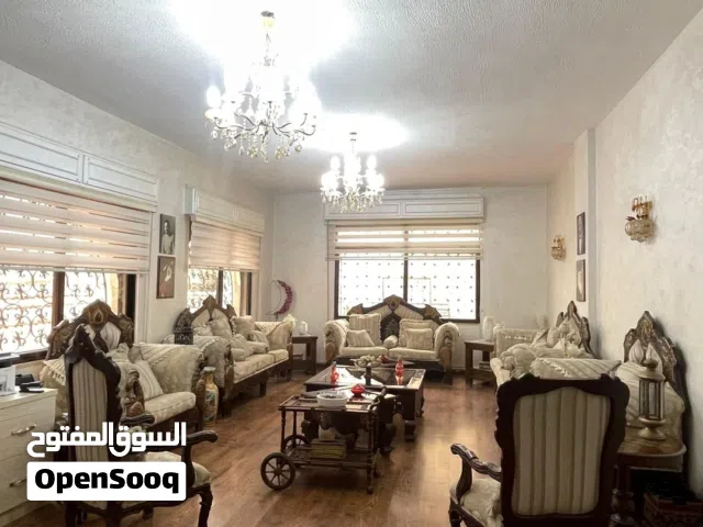 غرفة الضيوف  عدد مقاعد 12  بحالة جيدة جدا  للبيع