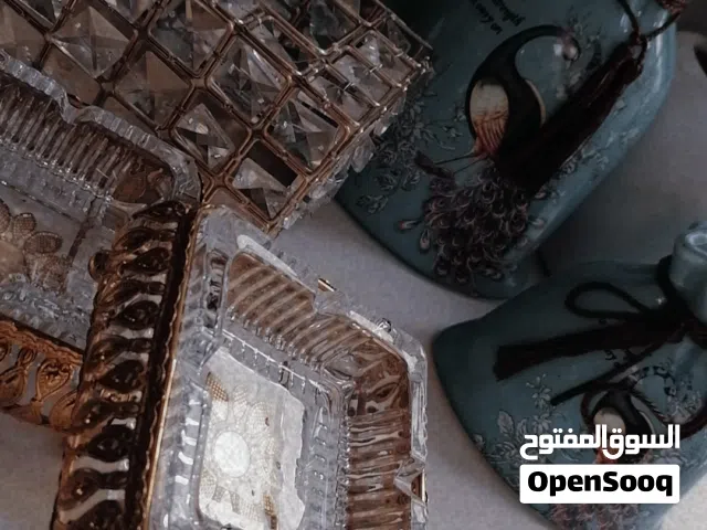 تحفيات مع منفضه وحافضه مناديل