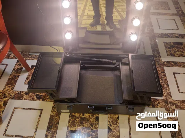 شنته / صندوق مكياج عدد 2 وبسعر حرق طبعا جداد مش مستعملات