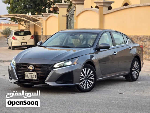 2023 Nissan Altima SV