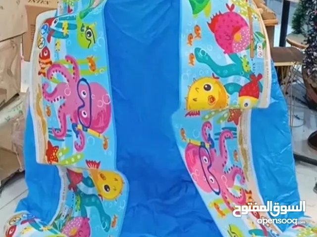 مسبح مترتيين ونضيف وما مزروف تجي تشوفه بعينك
